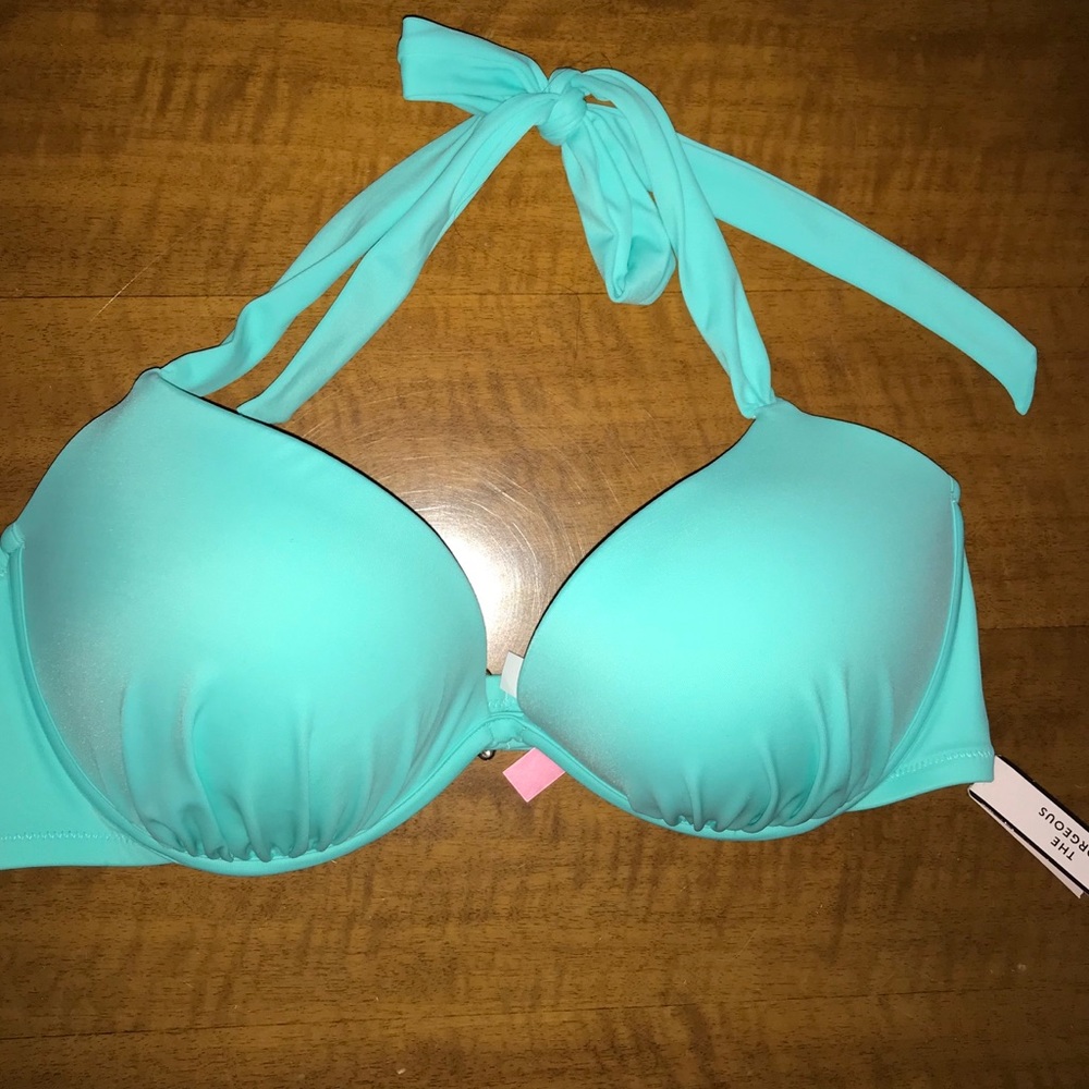 NWT Vs "The Gorgeous" bikini top